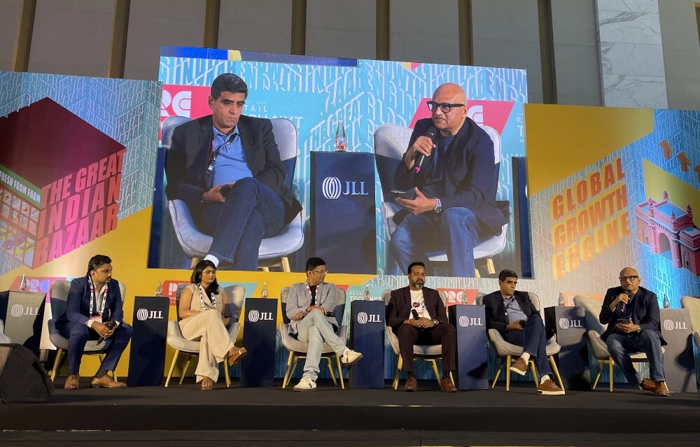 i-TEK representatives participating in a panel at Phygital Retail Convention 2026